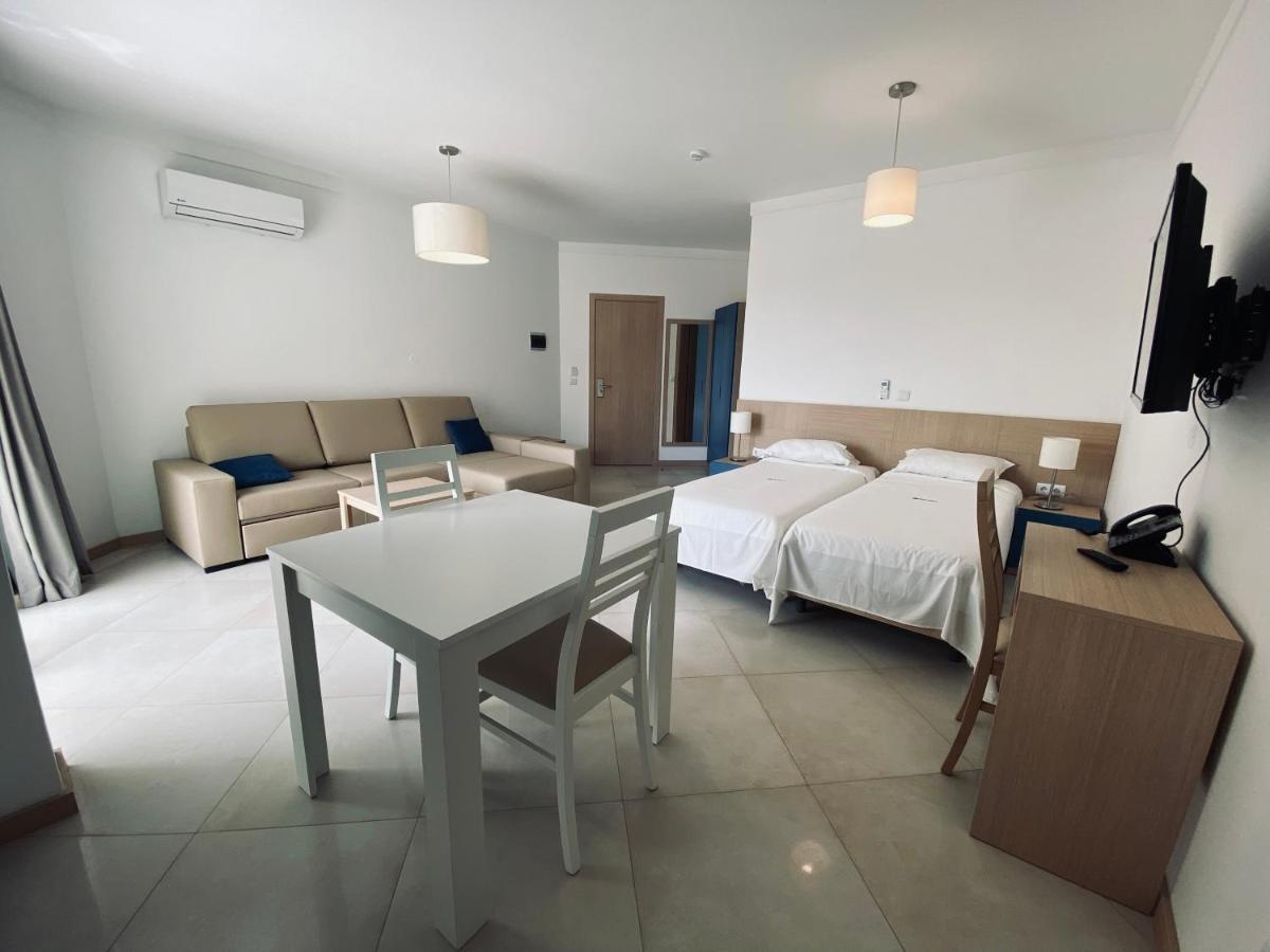 Aparthotel Nhaterra Santa Maria Exteriör bild